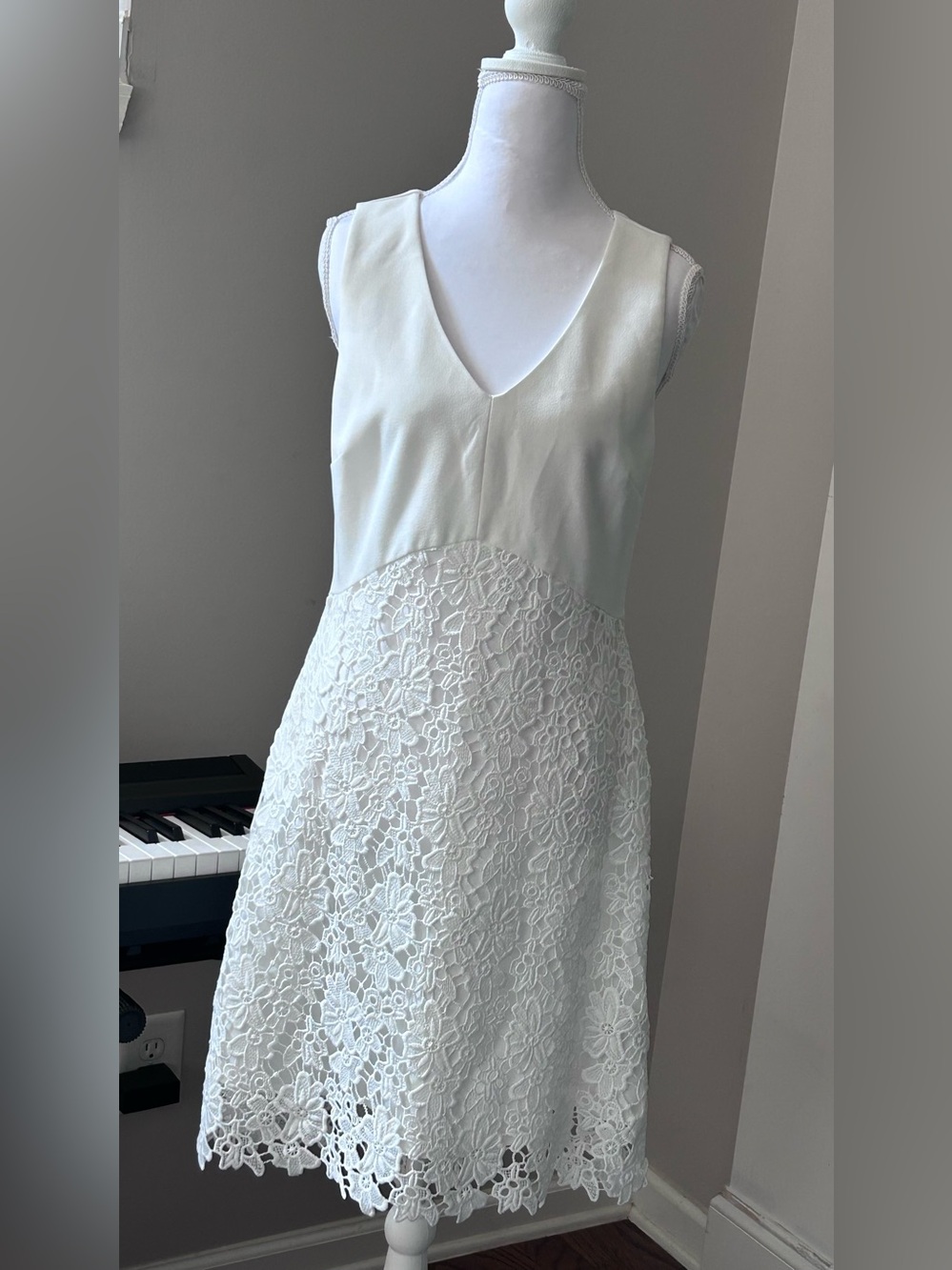 Worthington women’s White Lace Dress